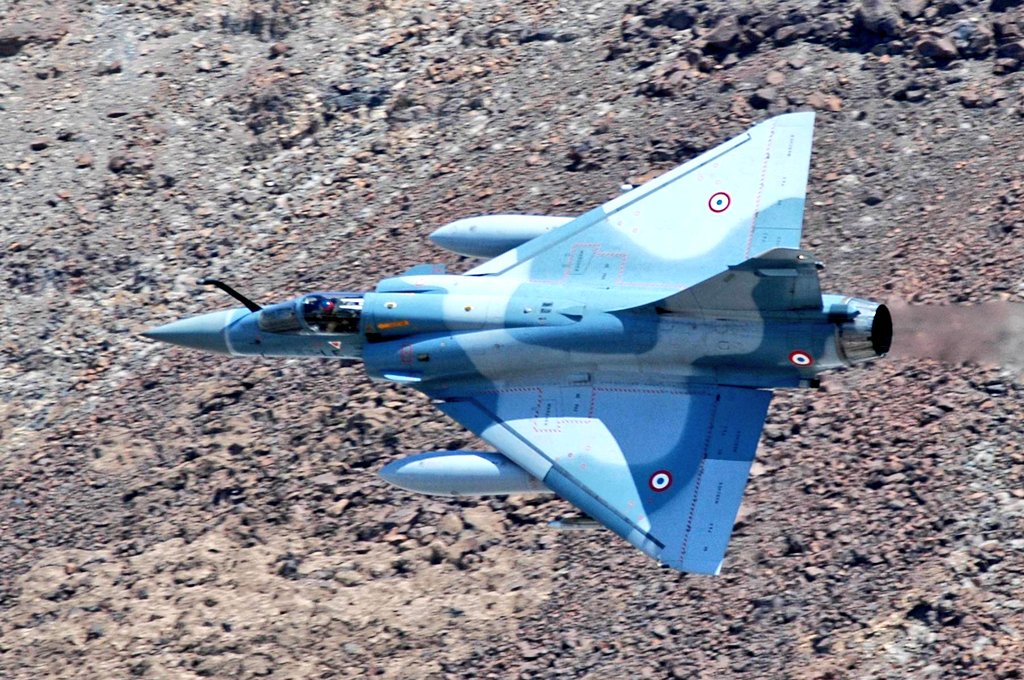 SAEBAZAM's tweet photo. 17h34 ... Djibouti
Nuisance sonore causée par le passage des Mirage 2000-5F des FFDJ survolant les zones habitées à très basse altitude !
(Escadron de chasse 3/11 Corse)

C'est absolument infernal !
Sinon, joli "coucou" !

#PollutionSonore #BA188 #Rafale https://t.co/7FbLxEf317