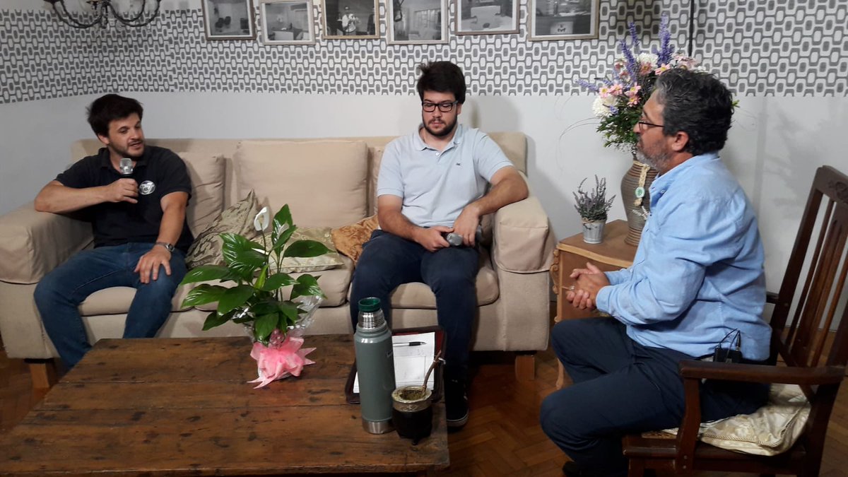 #AHORA En Rompecabezas <a href="/Fabriciotvf/">Fabricio Alvarez</a> recibe a representantes de <a href="/LaOllaFlorida/">La Olla Florida Club</a>, recientemente campeones del interior. Se trata del primer título en primera división del club.