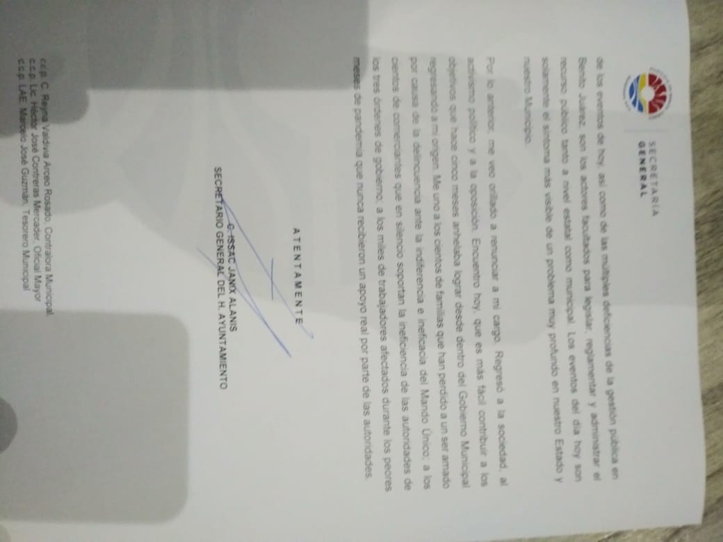 Noticaribe's tweet photo. RENUNCIA ISSAC JANIX A SECRETARIA GENERAL POR REPRESIÓN EN CANCÚN: Regidor con licencia se dice indignado por ataque a manifestación contra feminicidios y le da la espalda a Mara https://t.co/2s23sprwts https://t.co/6ovfkQc0aE
