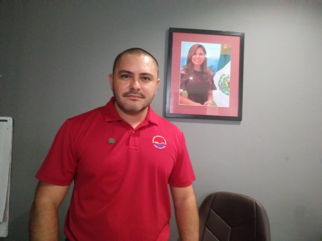 Noticaribe's tweet photo. RENUNCIA ISSAC JANIX A SECRETARIA GENERAL POR REPRESIÓN EN CANCÚN: Regidor con licencia se dice indignado por ataque a manifestación contra feminicidios y le da la espalda a Mara https://t.co/2s23sprwts https://t.co/6ovfkQc0aE