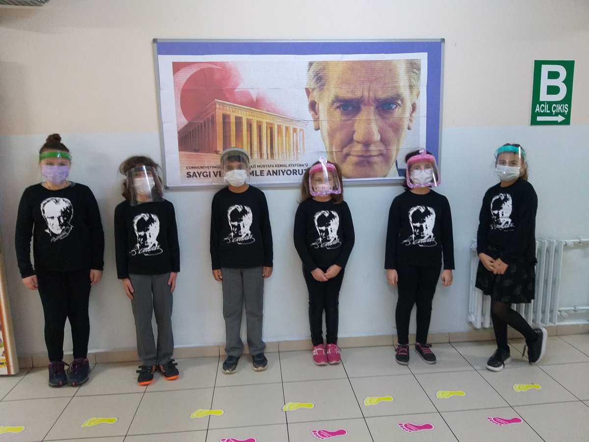 selda_erdag's tweet photo. Ulu önderimiz Gazi Mustafa Kemal ATATÜRK 'ü ebediyete intikalinin 82. yıldönümünde andık. Ruhun şâd olsun Atam 🇹🇷🇹🇷🇹🇷sevgi, minnet ve özlemle🇹🇷🇹🇷🇹🇷 https://t.co/AQdf3XkcXI