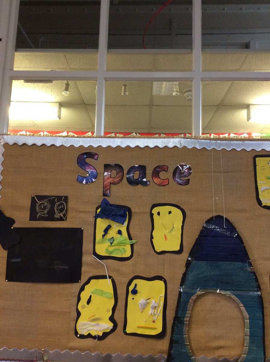 SJTDReception's tweet photo. Watch out for aliens! Reception have been making their own Beegu inspired alien pictures as well as using black paper to create space scenes. @SJTDPrimary https://t.co/UEPqFSLo5c
