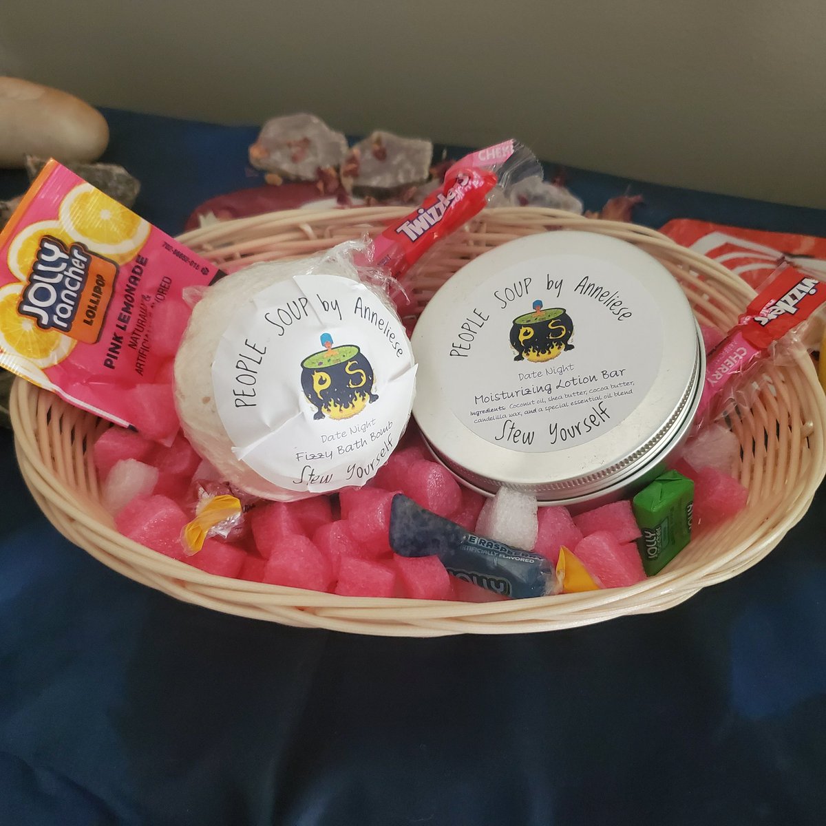 Stew_Yourself's tweet photo. @Brittisanasian I know you're probably sober now, but im Anneliese and my bath and body goodies are still BOMB AF https://t.co/QcbJYACD04