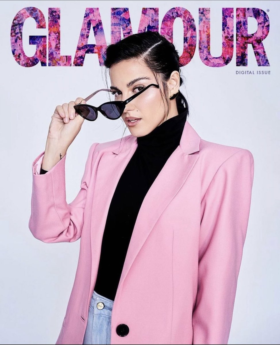 MaitePerroniMex's tweet image. #RepostPlus @maiteperroni
- - - - - -
Si la vida SI  puede ser color de rosa ... cuando entiendes que los colores son una suma de otros tantos entiendes que hasta el negro está lleno de color ... hoy es una mañana viva muy viva ... llena de vida