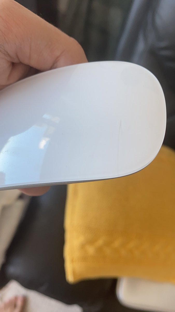 julitanus14's tweet photo. @dzapatillas El día de ayer llego el producto de remplazo. En esta oportunidad enviaron una IMAC del 2019 ( la orden indicaba que era nueva) usada y dañada. Son impresentables. Primero en vez de una 2020, enviaron una de 2017, ahora una de 2019, dañada. https://t.co/jhvwi84Wvl