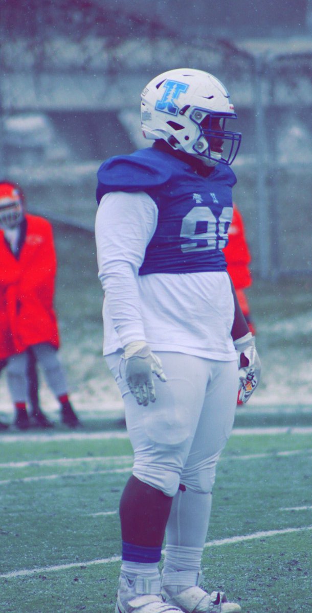 AfnfR's tweet photo. JUCO Gems 💎: Jemarius Rudolph @block_rudolph (Itasca CC) - A DT who fires off the ball with good pad level, he shows violent hands and hips he exploded through blockers. Rudolph show he can cause pressure from the interior and make plays in the backfield https://t.co/5A9gP1htEf https://t.co/JRxikEHhq3