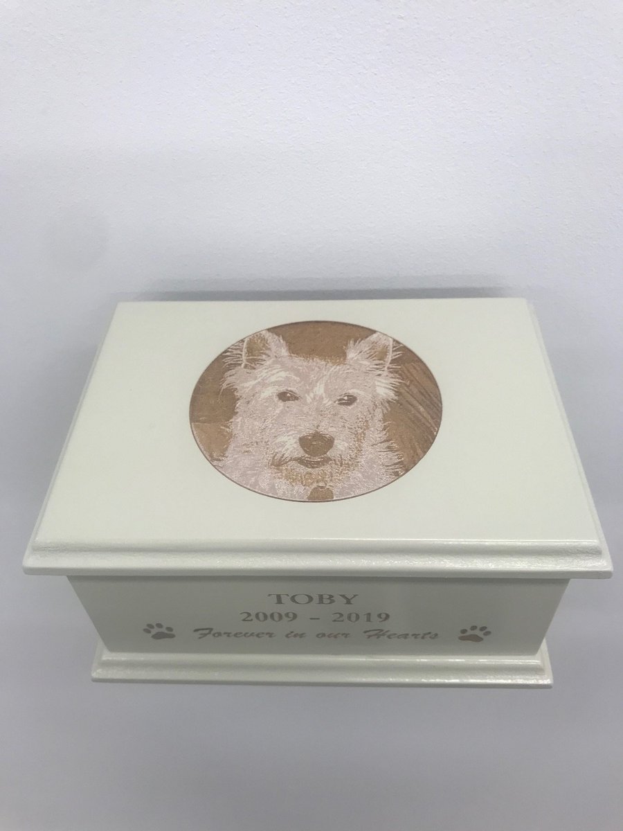 The Ashes Box Company (@ashes_boxes) on Twitter photo Get your favourite photograph of your loved one, laser etched on to your box. #ashesbox #urn #urns #funeraldirectors #bereavement #urnsforashes #cremation #cremationkeepsake #crematorium #pets #britishmade #oak #craft #custom #bespoke #customisation #laser #portrait Get your favourite photograph of your loved one, laser etched on to your box. #ashesbox #urn #urns #funeraldirectors #bereavement #urnsforashes #cremation #cremationkeepsake #crematorium #pets #britishmade #oak #craft #custom #bespoke #customisation #laser #portrait