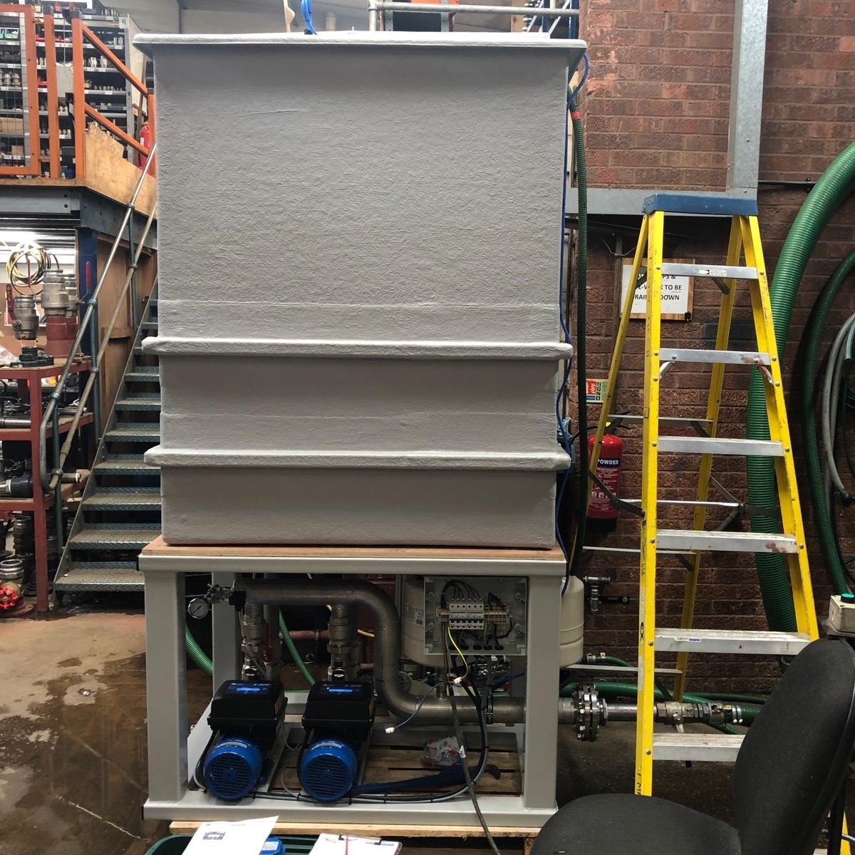 Flowmechltd's tweet image. Tank above booster set having it&apos;s final checks before dispatch. #Flowmechltd #BoosterSet #tuesdaymotivations