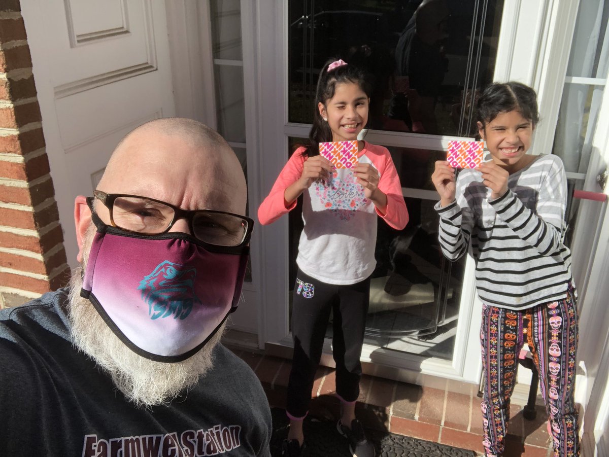 FWS_Counseling's tweet photo. Beautiful day to deliver prizes to our Unity Week contest winners. Congratulations to all. @LCPSFarmwell https://t.co/MH3IFwUXed