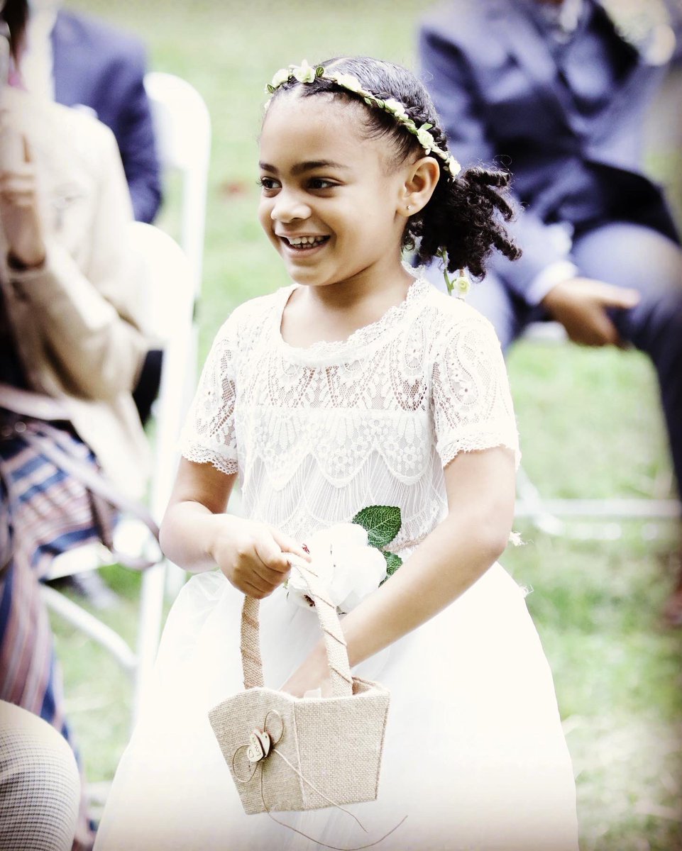 ChefLaurenW's tweet photo. 🌹🌹🌹 for my baby girl’s 5th Birthday... Emery Rose Williams, you are the purest joy in life. A gift from God! 😍

I want you all to drop a Rose 🌹 for my baby girl today! 

#EmmieRose #ERW #HappyBirthday #Love #FOE #JustStandard https://t.co/cIdePU36GS