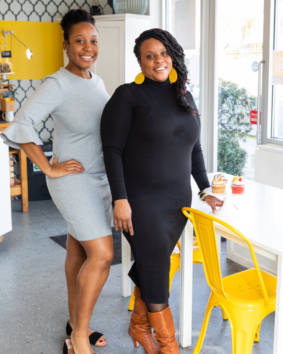 endulgers's tweet photo. Average doesn't cut it around here! We're committed to providing exceptional service for all of our guests. #cupcakelove #cupcake #atlantaeats #atlbaker https://t.co/9WBH2XvtH2