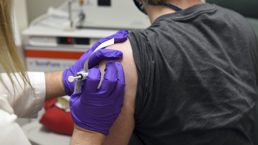 Pfizer took a huge step toward a coronavirus vaccine yesterday, reporting that its candidate may be 90% effective at preventing COVID-19.

Here's what means for the average American: newse.la/3lhzZup