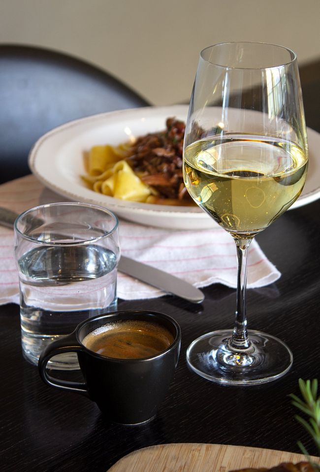 grapparoc's tweet photo. Not feeling the cooking this year? Grappa has you covered with a special Thanksgiving Menu! 🦃🍴 Choose from featured entrées or our "Package alla Famiglia" for the whole family!

View all specialty entrées, family meals and our full takeout menu here: https://t.co/IGsypsMKT6 🥡 https://t.co/XE7mjA3Q8D