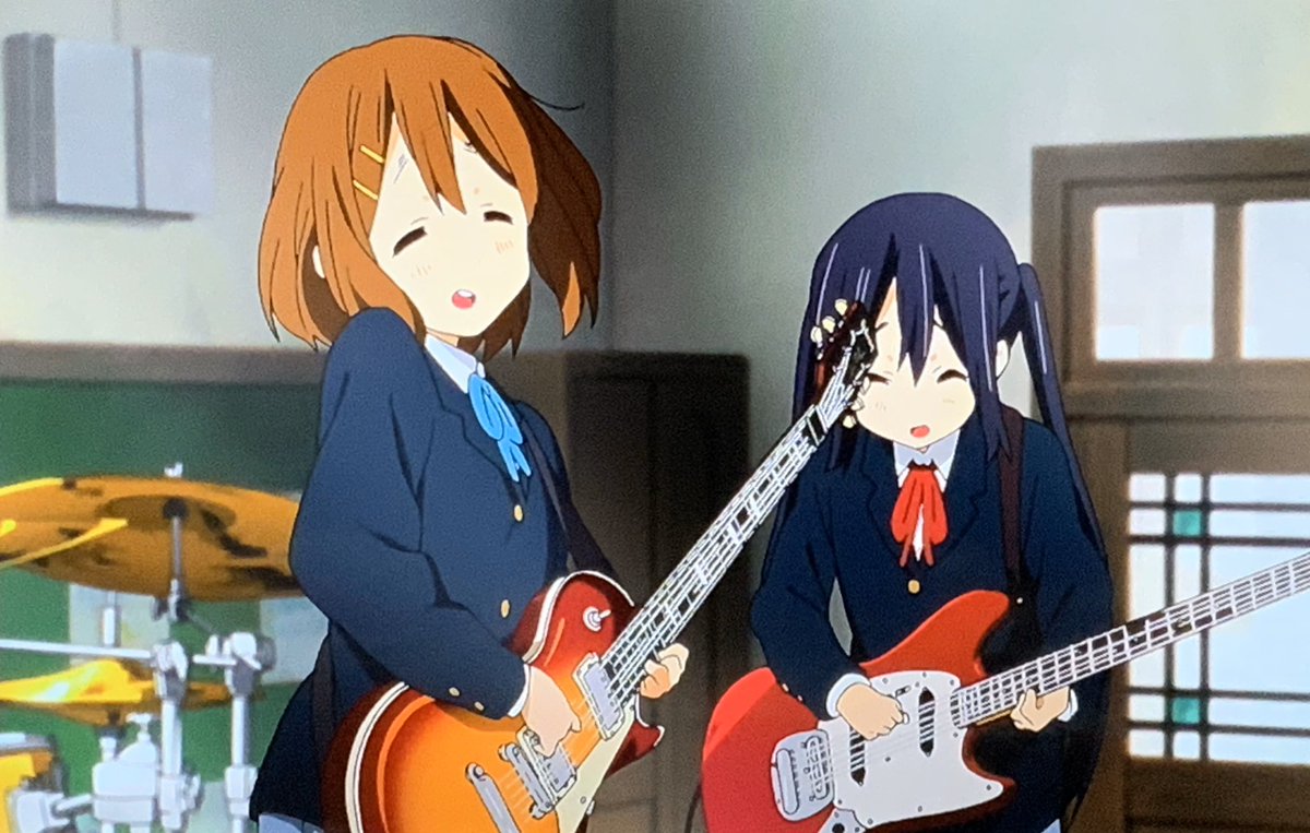 ラヴェル 映画けいおん の教室ライブシーン 演奏とアイコンタクトだけで号泣してしまう 入部前 つま先立ちで一生懸命唯達の演奏を聴く姿が好き 梓が入部してきてくれたからこそのドラマが沢山ある あずキャットも 笑 あずにゃん おめでとう