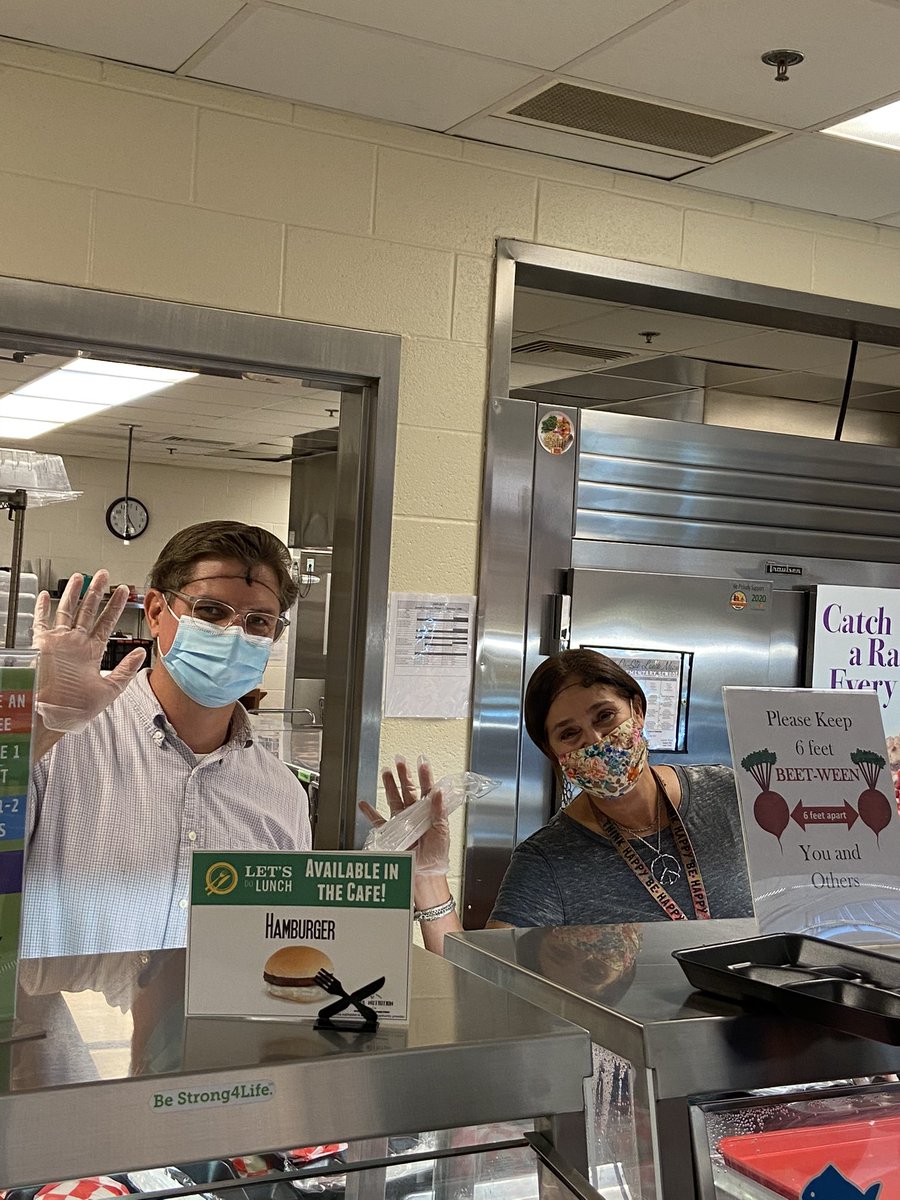 All smiles helping serve lunch to our kids when the cafeteria is short staffed today @LFLions @TBarton42 @soldopyp