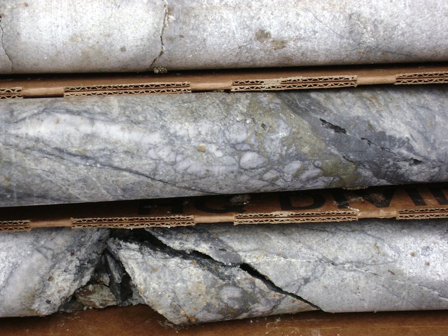 ryankalt's tweet photo. Freegold Ventures Intercepts 3.78 g/t Au Over 119 Metres, including 131.5 g/t Over 3 Metres within 573 Metres of 1.21 g/t Au at Golden Summit, Alaska
https://t.co/xSBwrJ1Yn3
#FreegoldVentures #GoldenSummit #Alaska #Gold #Exploration #Drilling $FVL $FVL.T https://t.co/9GnVqksJK8