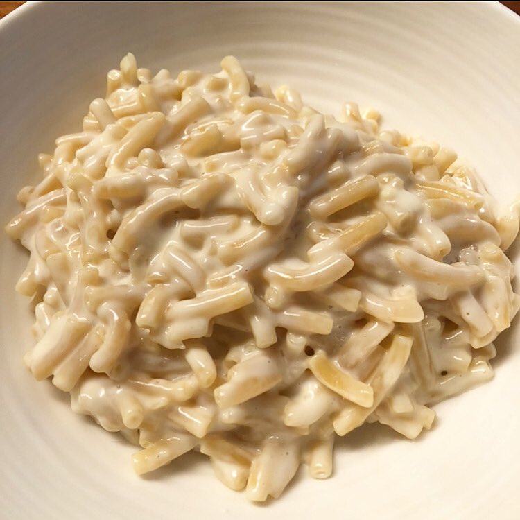 EatMuscleMac's tweet photo. Reward yourself with our smooth and creamy White Cheddar flavor while giving your gut a full days serving of probiotics 🧀
#MuscleMacPro https://t.co/Q3M2JilMPk