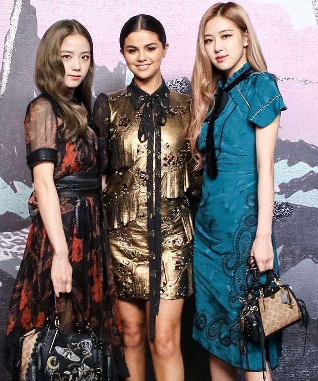 rosietonic's tweet photo. “Conocí a Jisoo y Rosé antes, y ambas son tan geniales. Así que no puedo esperar el momento para ver a Lisa y Jennie en persona.”

—Selena Gomez https://t.co/xJFNYqY6Xi
