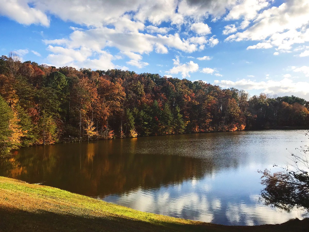 LandraLarson's tweet photo. "Winter is an etching, spring a watercolor, summer an oil painting and autumn a mosaic of them all.” #georgiafall #cloudobsession #landscapephotography #2020 https://t.co/WpYhjW0xVD