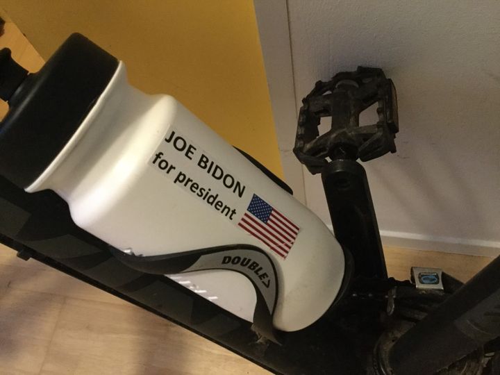 What heb ik now aan mijn fiets hangen?
#JoeBiden #JoeBidenKamalaHarris2020 #PresidentElectJoe #trump <a href="/emmapeel100/">Els</a>