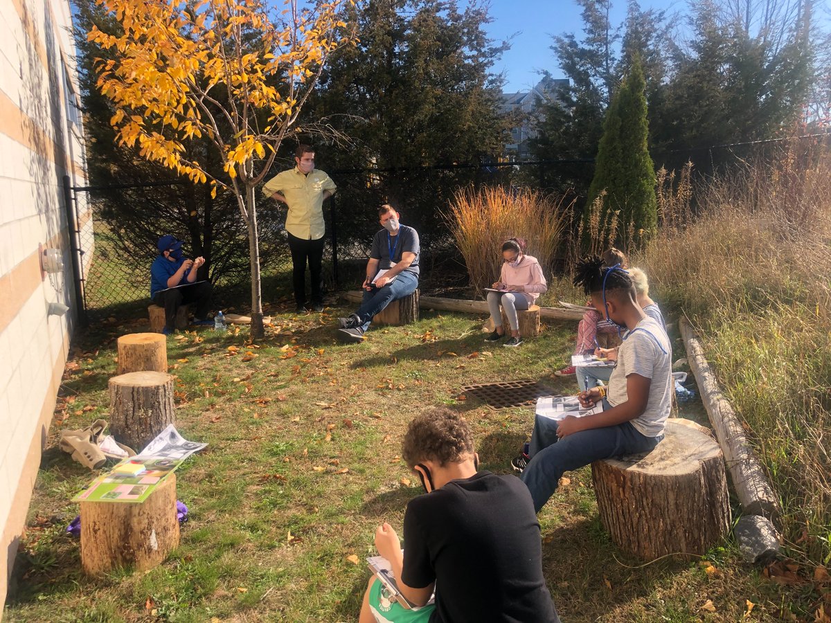 Miss_Crossman's tweet image. A beautiful day calls for some outdoor learning. #readinglesson @PORTLANDPUBLIC @PortlandSuper @eecsportland @KFream2 @TeachingGenZ