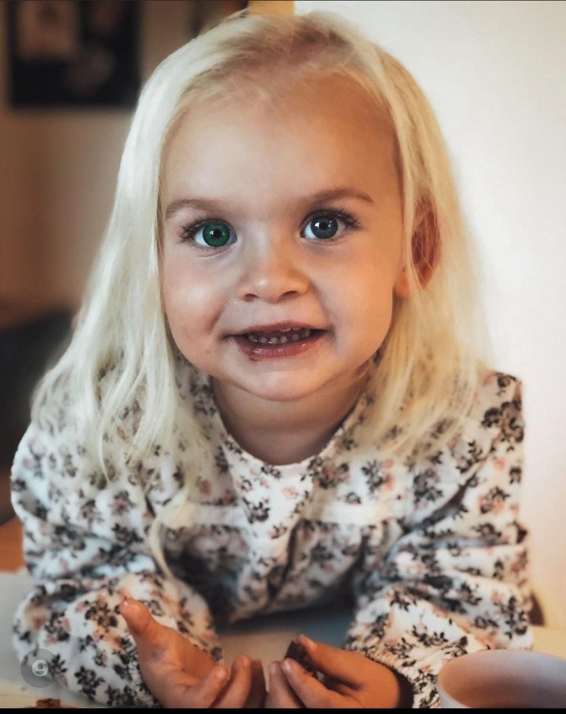 LittleOreo_SMx's tweet photo. Que Mami no mide que me comí tolo el pashtel de chocoate 🙈
#MiniOreo https://t.co/1tRxejTtUK