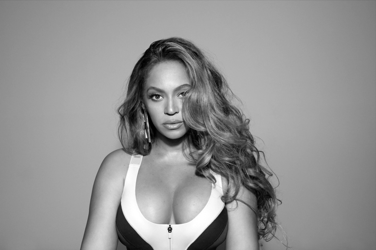 RollingStone's tweet photo. Beyoncé has partnered with Peloton for workout series, gifting subscriptions to students at Historically Black Colleges and Universities https://t.co/J4jVBe451G https://t.co/U7Ld2hZoZN