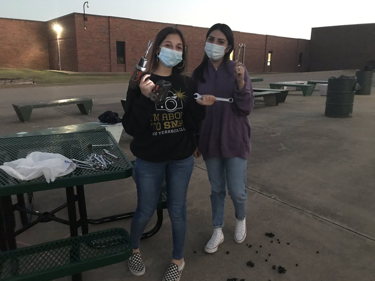 KHSInteract1's tweet photo. Thank you to everyone who volunteered last night! We were able to build 4 new lunch tables for the high school which will help social distance students during lunch. Great work everyone 💪🏻 https://t.co/Hs7pv77gZM