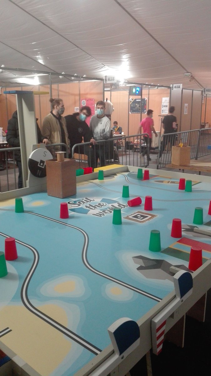 INSARennesRobot's tweet photo. La semaine dernière, nous avonseu la chance de participer à la Coupe de France de Robotique avec ce cher Bornibus (notre robot) qui s'est hissé jusqu'en phase finale. Encore un grand merci à Exotec, Elsys Design et Filimprimante3D sans qui cette aventure n'aurait pas eu lieu ! https://t.co/D0JaTc5w9q
