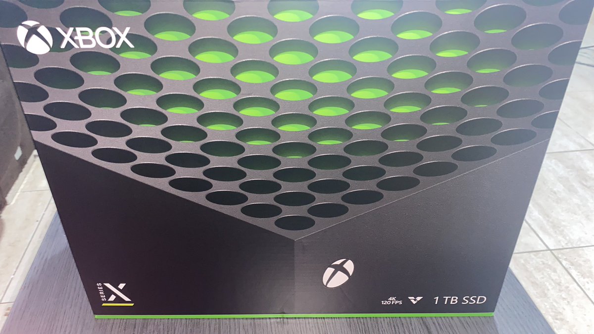 panass94's tweet photo. Ya la tenemos en casa @Xbox_Spain @Xbox gracias a @MediaMarktGames por aguantar la reserva jeje #PowerYourDreams  🤭🤭🤭🤭🤭🤭🤭🤭🤭🤭 https://t.co/RXVQceZ2f0