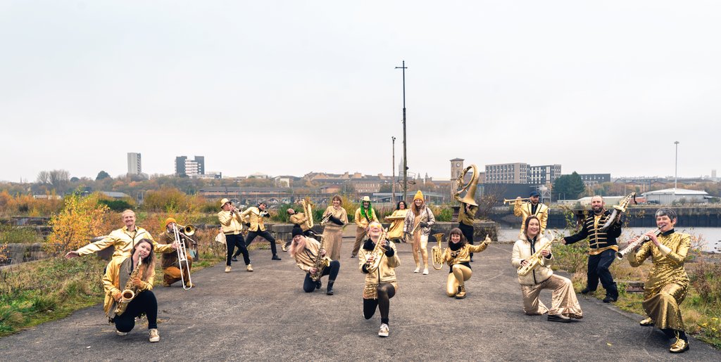 Oi_Musica's tweet photo. Nearly almost not quite putting the final touches to our epic new piece #EnoughisEnough2020. Final film shoot done. 24 hours left to mix the track. Eep!
#cop26musicresponse
#letitgrow
#newmusic #film #Studio #collaborate #streetband #choir https://t.co/HDJkKj6slx