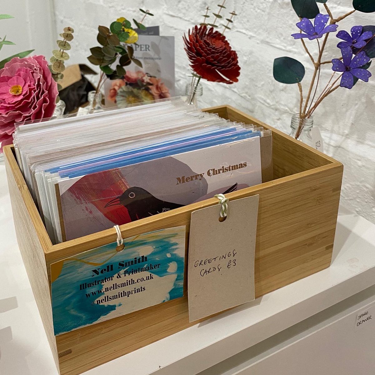 ManchesterCraft's tweet image. Lots of our makers sell cards that are perfect for reminding friends &amp;amp; family that you’re thinking of them during lockdown. In our fast paced digital age there’s often nothing nicer than getting some #snailmail. Feat. @NellSmithPrints @NatLauraEllen @HelenMakesGlass @InkIncDesign