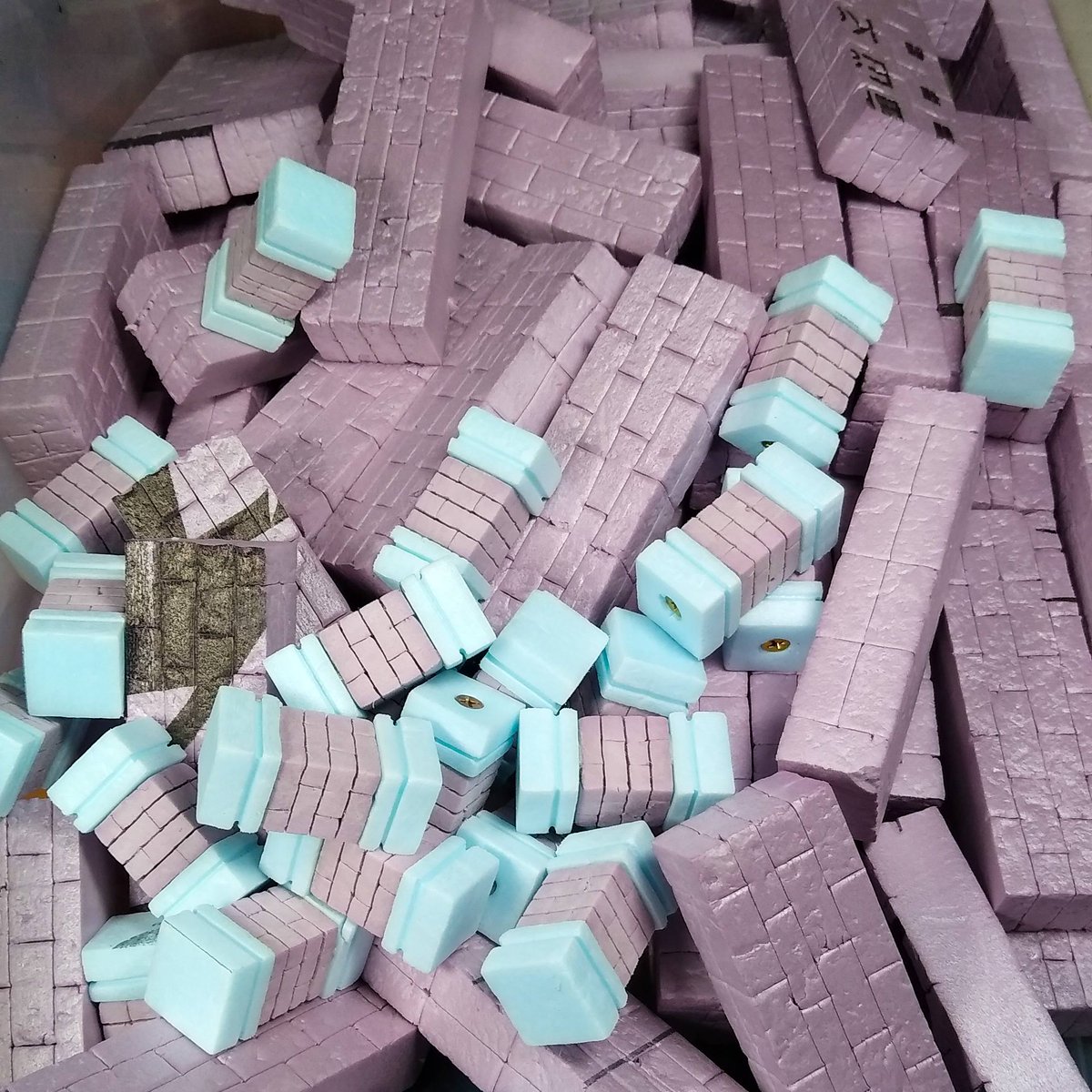 ArtJeremiah's tweet photo. I tell myself brickwork is fun! But seriously, it is satisfying to see the big pile of brickwork in the end
https://t.co/gNuGTYwajl
#buildingterrain #terrain #terrainbuilding #dndterrain #dungeoncrafting #dungeonterrain #craftingterrain #terraincrafting #makingterrain #xpsfoam https://t.co/pB6JXK8xGd