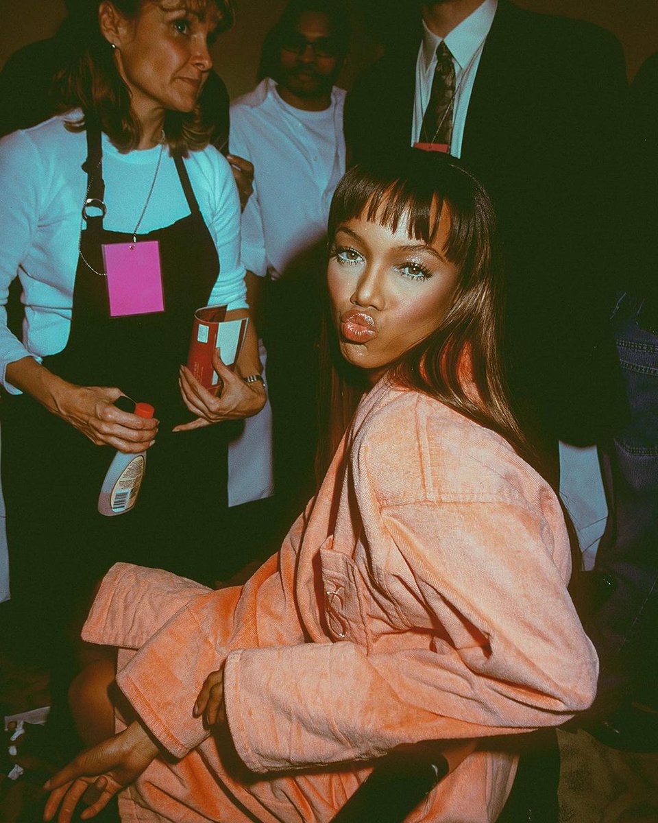 theretroblvd's tweet photo. Turn on your post notifications because we about to LAUNCH! 11/11/20 @ 11:11 AM

Tyra Banks photographed by Kelly Jordan while backstage during the 1999 Victoria’s Secret Fashion Show in New York City, NY - February 03, 1999
• 
• 
• 
• 
• 
•
#Repost from @strappedar https://t.co/9Cehs6Iq9s