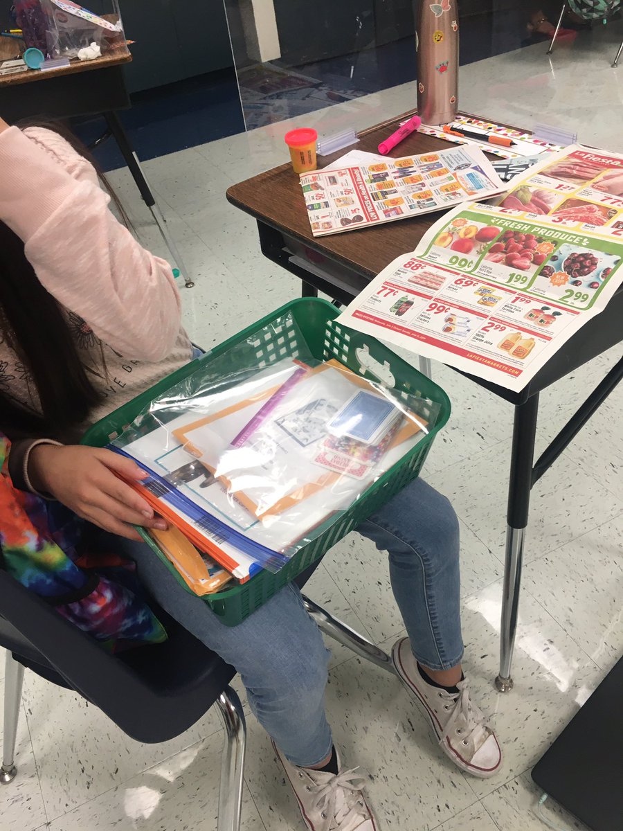 mandrade4550's tweet photo. Students exploring their own individual station containers with math and reading content. @NISDPowell #solostations https://t.co/oqN1rH4z3W