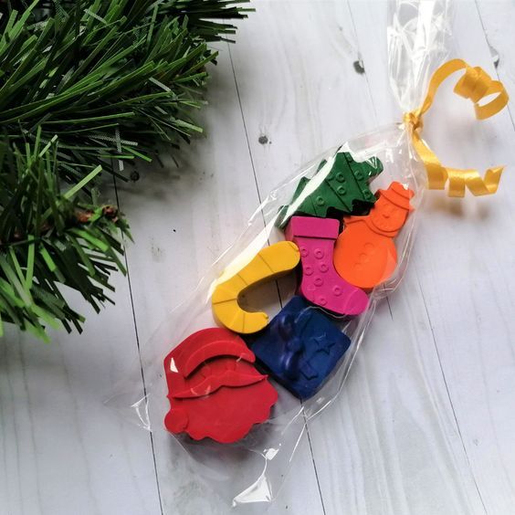 These are brilliant by Crayons by Kelly buff.ly/35v1g65 Perfect for a Christmas Eve box or as a  stocking filler! #tbch #stockingfillersforchildren