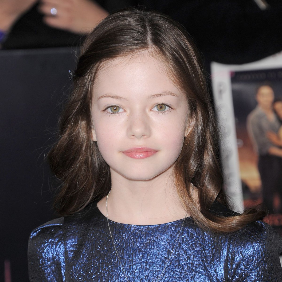 Twilight's tweet photo. Sending birthday wishes to our very own Renesmee Cullen. We love you, @mackenziefoy! 🎂 #Twilight https://t.co/LuqIFnLSmh