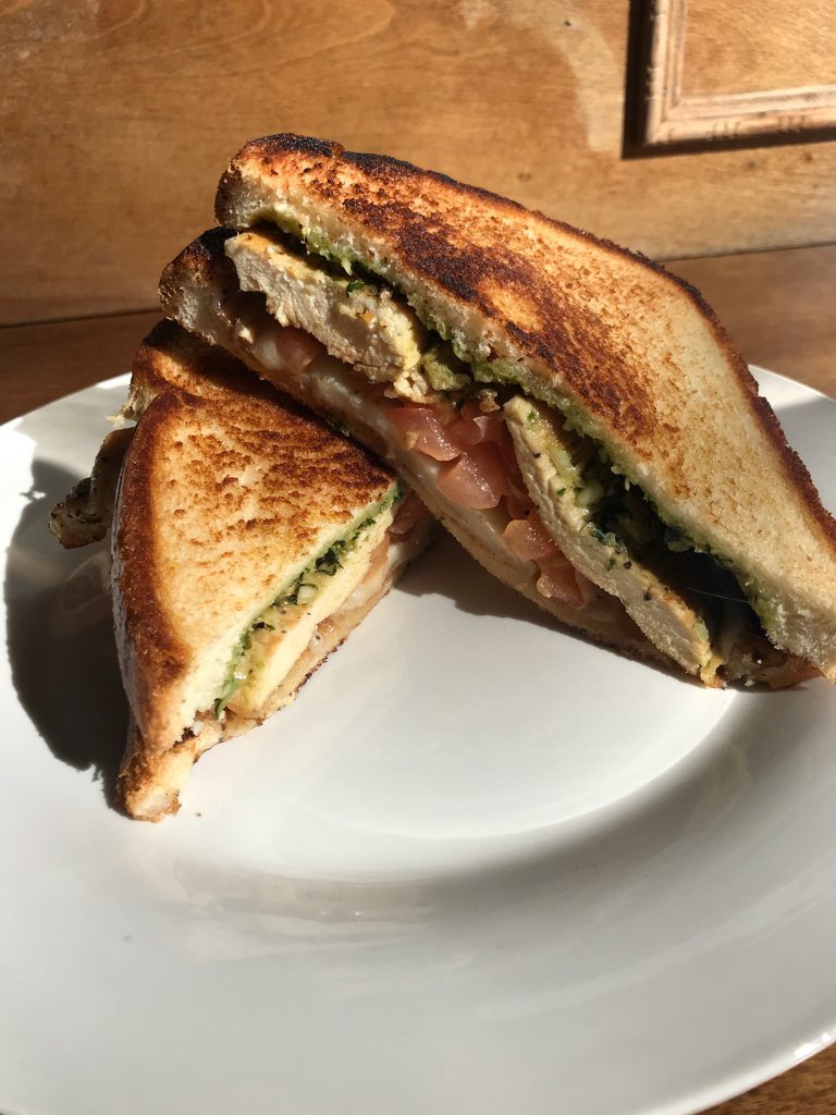 Bar101WV's tweet photo. ‼️Daily Special‼️

Caprese chicken sandwich
Grilled chicken, house made pesto, tomato and provolone. Choice of fries &amp; drink 
$10

#Bar101 #DailySpecial https://t.co/yi3nyymWlm