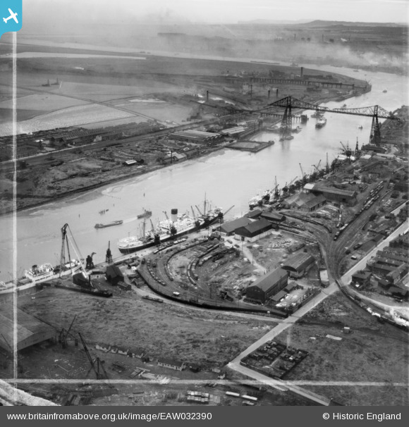 Dent's Wharf (<a href="/AVDawson/">AV Dawson</a> <a href="/portofmbro/">Port of Middlesbrough</a>) and the Tees Transporter Bridge, Middlesbrough, from the west, 1950: britainfromabove.org.uk/en/image/EAW03…)