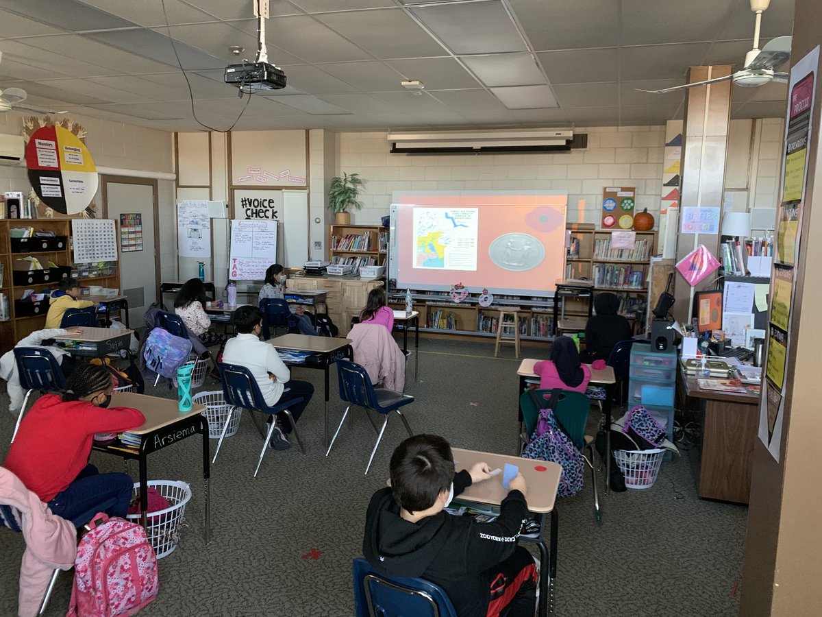 CommonsHastings's tweet photo. Classes ⁦@hastingsLRSD⁩ share in a virtual Remembrance Day ceremony focussing on “peace”.  As Ms. B-B shared with students, “peace is a choice we need to make every single day.”  Lest We Forget https://t.co/kgFom7Y1Fl