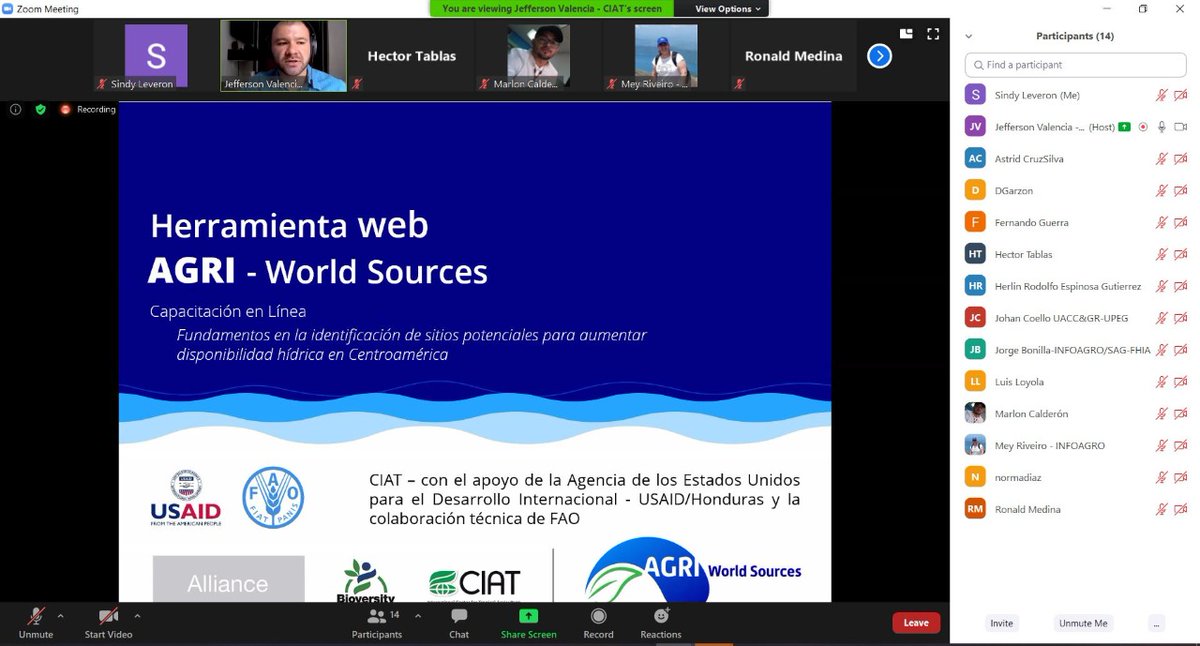 BiovIntCIAT_esp's tweet photo. Entre el 10 y 11 de noviembre se llevó a cabo la capacitación sobre AGRI - World Sources, una herramienta que logra reducir el tiempo necesario para identificar fuentes de agua viables, con el fin de tomar mejores decisiones en torno al recurso hídrico. 
🌊https://t.co/CByJoUun4S https://t.co/Iy8OcOH9gh