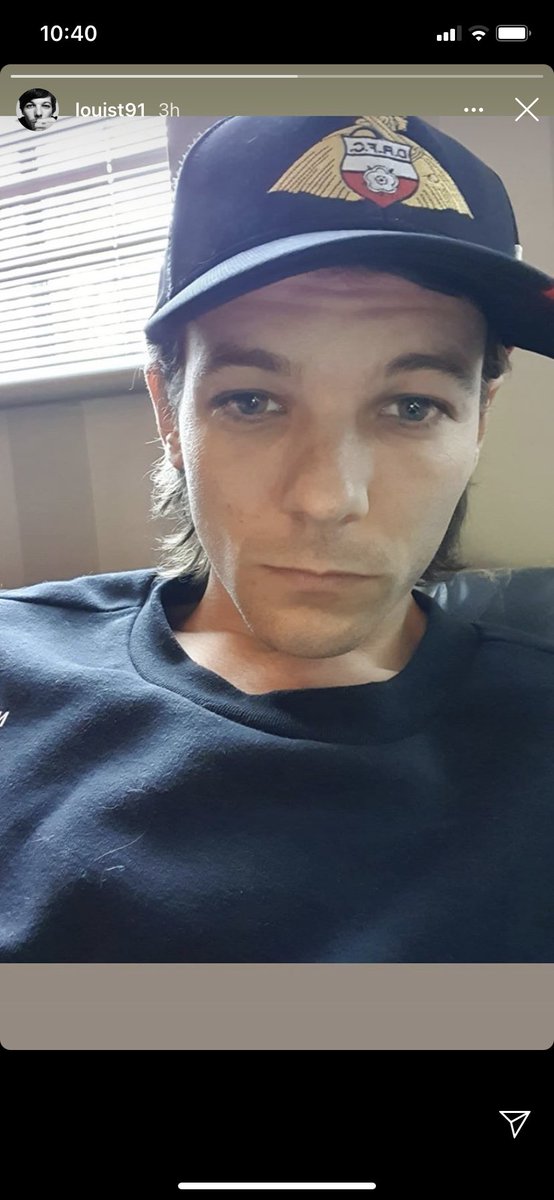 h20_daniela's tweet photo. Cómo una no va a despertar de buenas si tenemos selfie de Louis Tomlinson?🥰 https://t.co/24s9qNlxN1