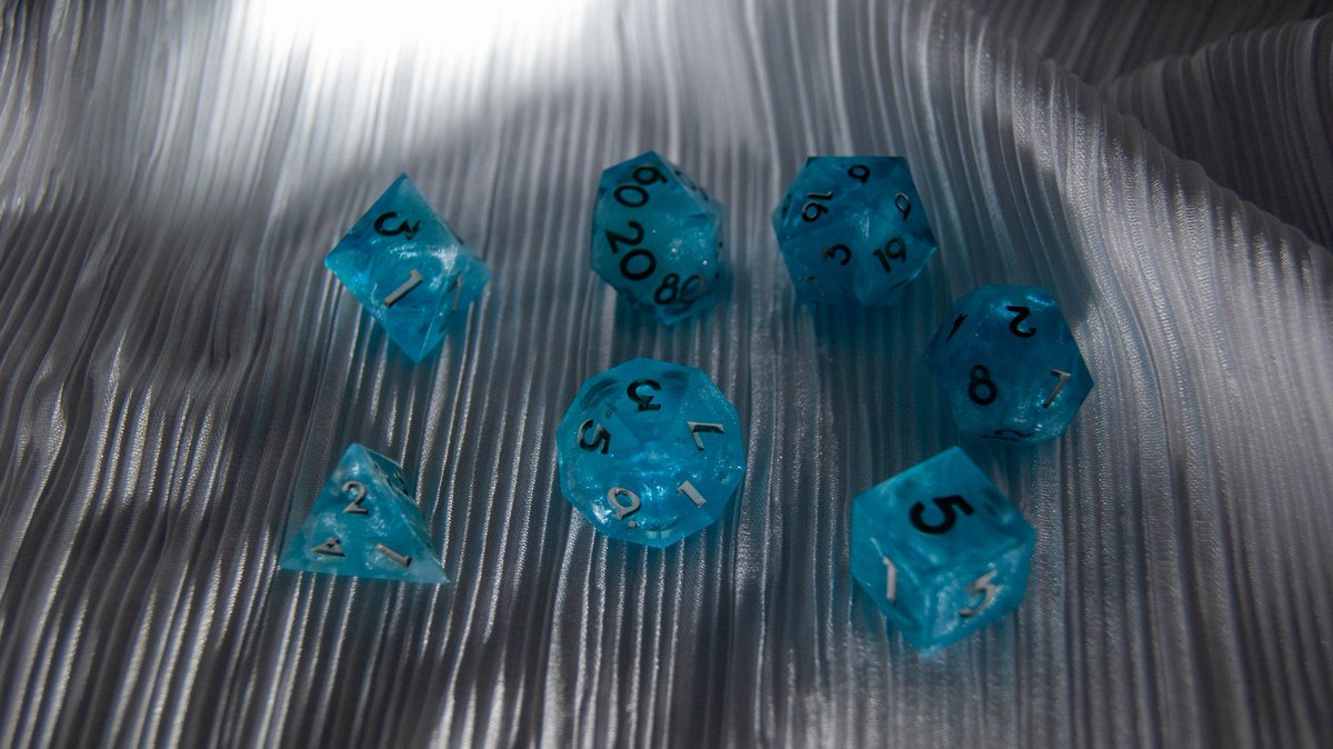 TombstoneCrits's tweet photo. Still available! I'm pleased with this set. In person it feels like the essence of snow has been trapped in resin

https://t.co/bpdst13c0R

#dice #diceporn #handmadedice #dicegoblin #resin #smallbusiness #dnd #ttrpg #pathfinder https://t.co/4npA42Ugwg