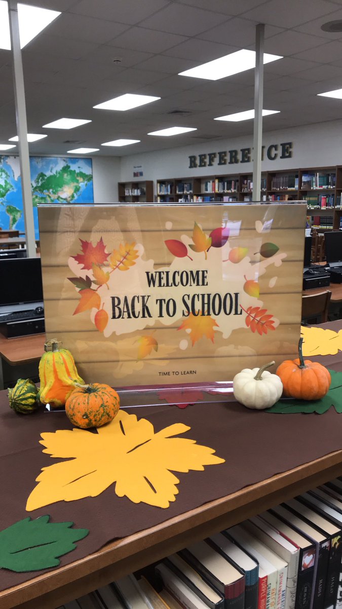 gbcatslibrary's tweet photo. @Gbhwildcats #classof2024 https://t.co/5m6xEw9j4S