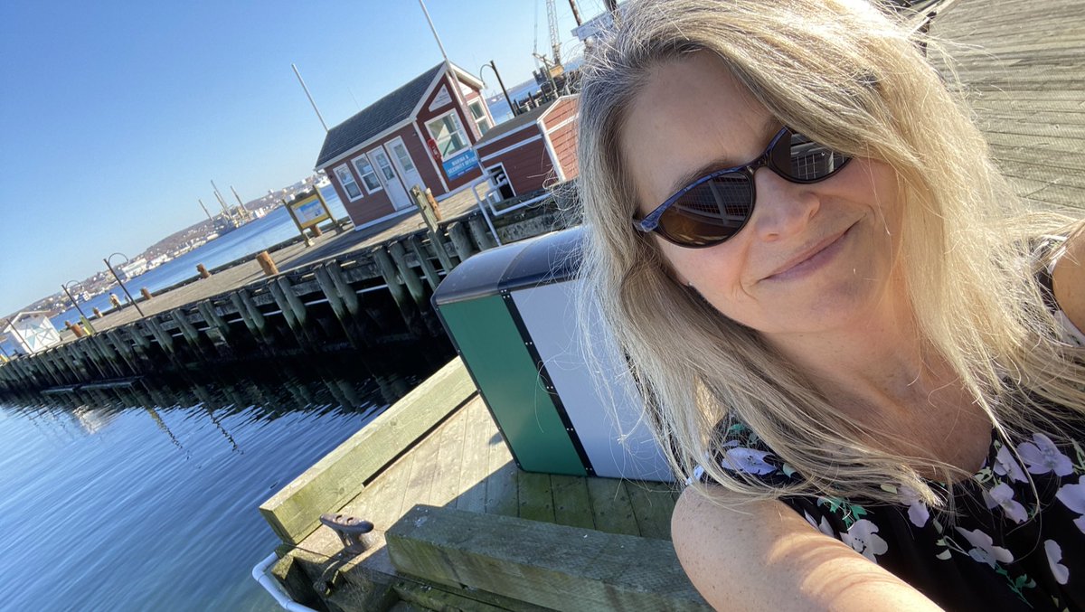 SkanaGee's tweet image. this day, this glorious day #lunchbreak #secondsummer @DowntownHalifax