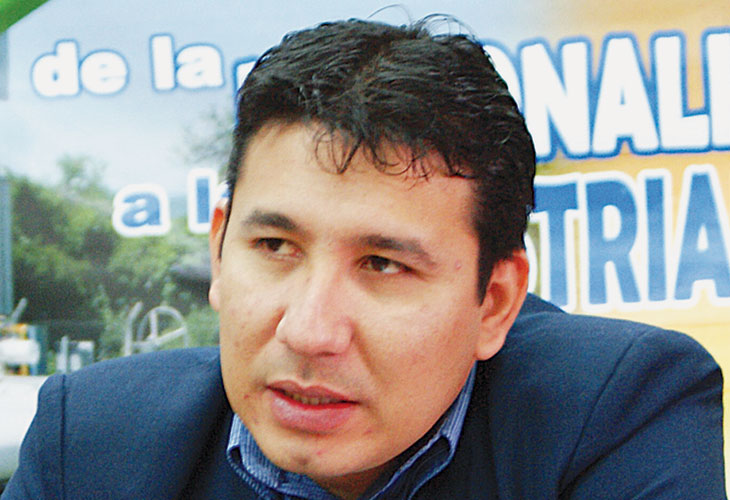 Franklin Molina Ortiz asume como ministro de #Hidrocarburos #Bolivia hidrocarburosbolivia.com/gobierno-y-rel… a través de <a href="/hidrocarburos/">Bernardo Prado L.</a>