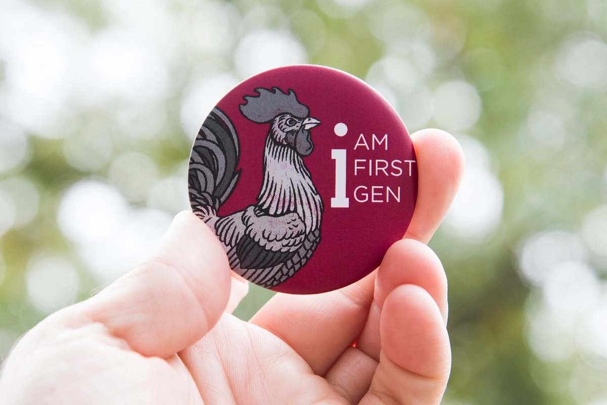 UofSCevents's tweet photo. Come picture ready for the second day of #UofSCFirstGen Student Celebration Week. Sign up for LinkedIn photos on the Horseshoe ➡️ https://t.co/pNGPOD1gAq https://t.co/XhK32soDpy