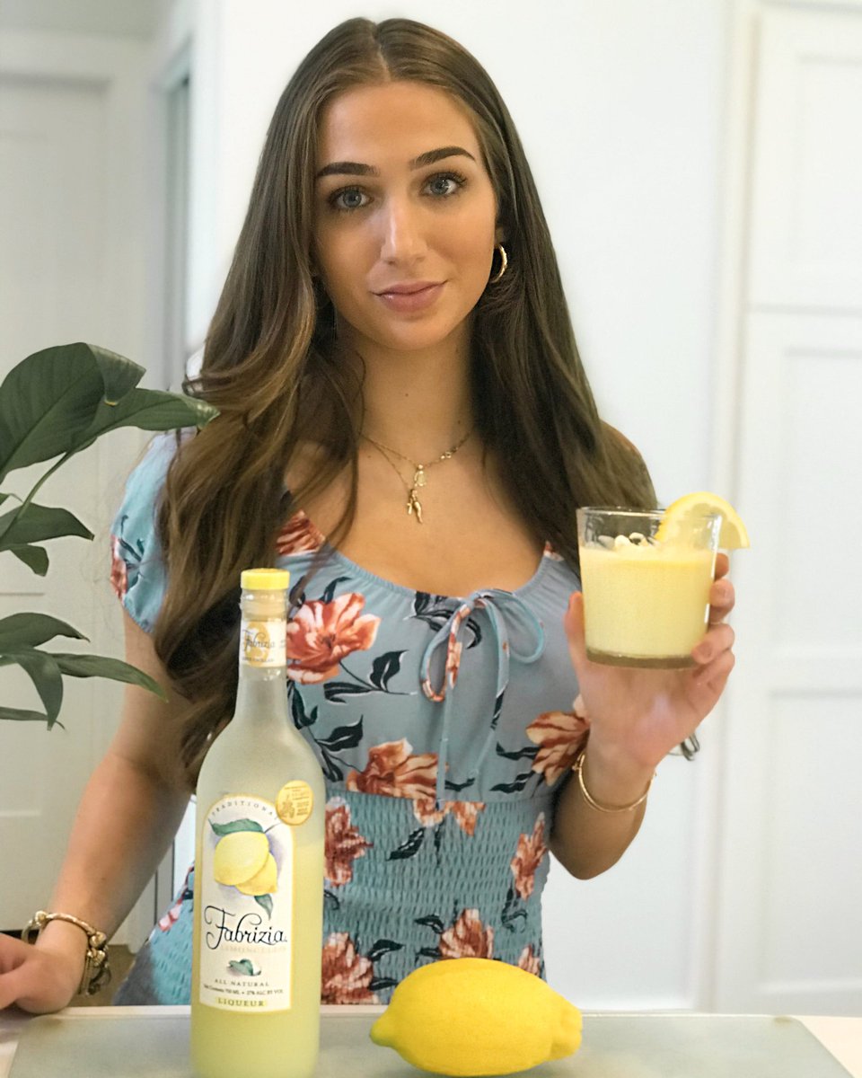 Life's complicated enough, sometimes simpler is better 😊 This next Fall cocktail requires just two ingredients, whipping cream and limoncello.

Fill cocktail shaker with ice. Add 2oz of limoncello and 1 tbsp cream; shake vigorously to blend and chill. Strain into glass.