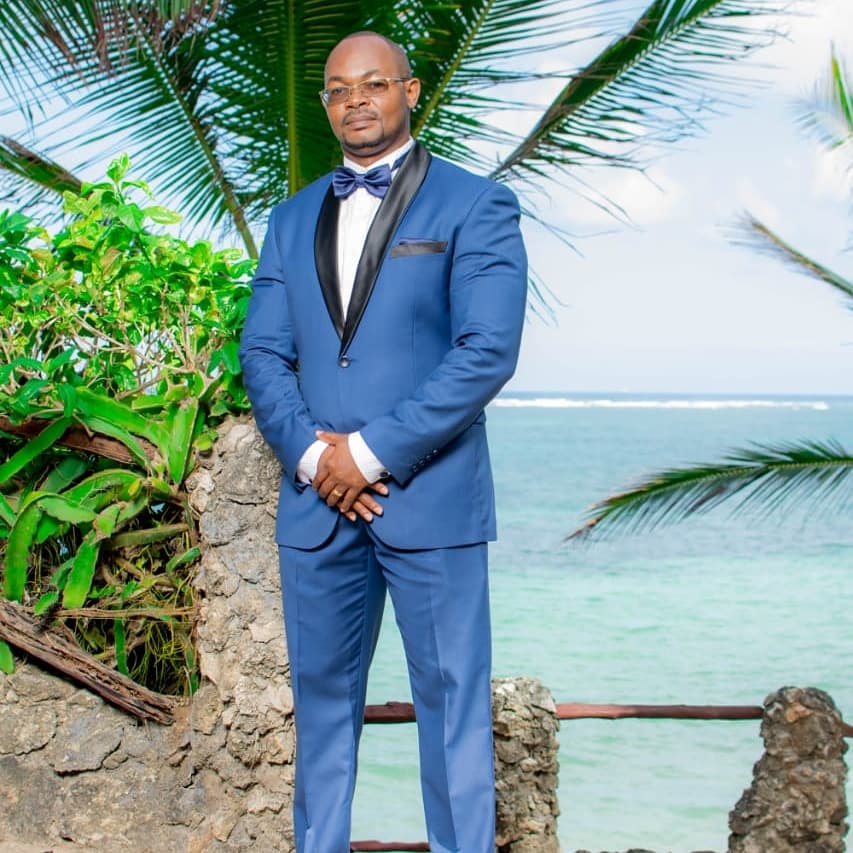 BRIANAYODO2's tweet image. I stand strong!!