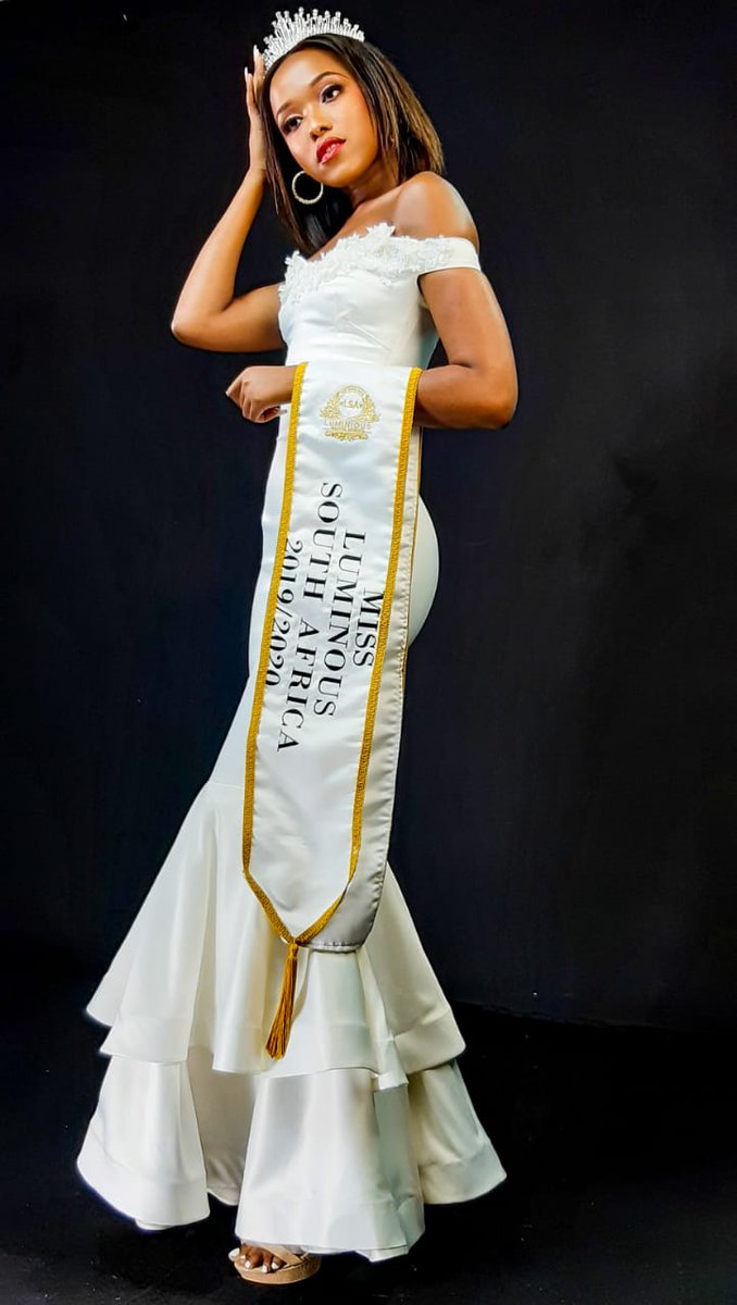 Thabile_mm's tweet photo. I would like to take this opportunity to re-introduce myself.
I am Thabile Makhanya - Miss Luminous South Africa 2020
#MaQwabeFoundation
#LuminousPageatryAfrica
#QueenLuminous
#OwnYourThrone https://t.co/7wkhU2w8ed